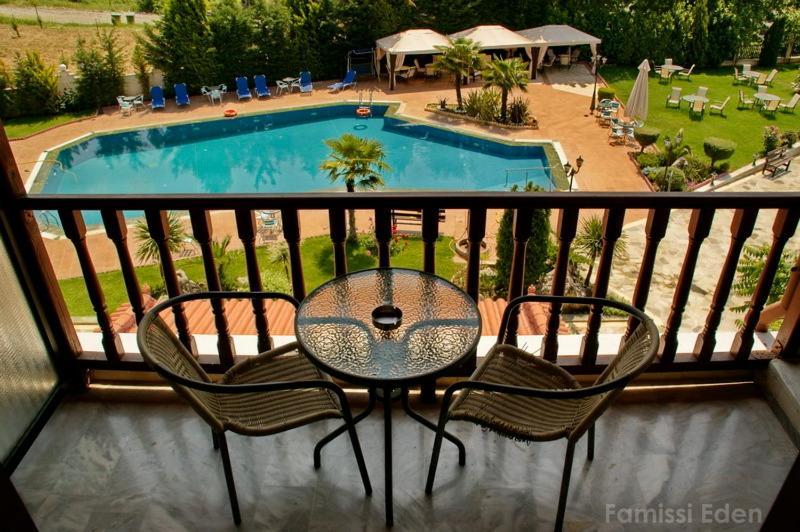 Famissi Eden Hotel 卡兰巴卡 客房 照片
