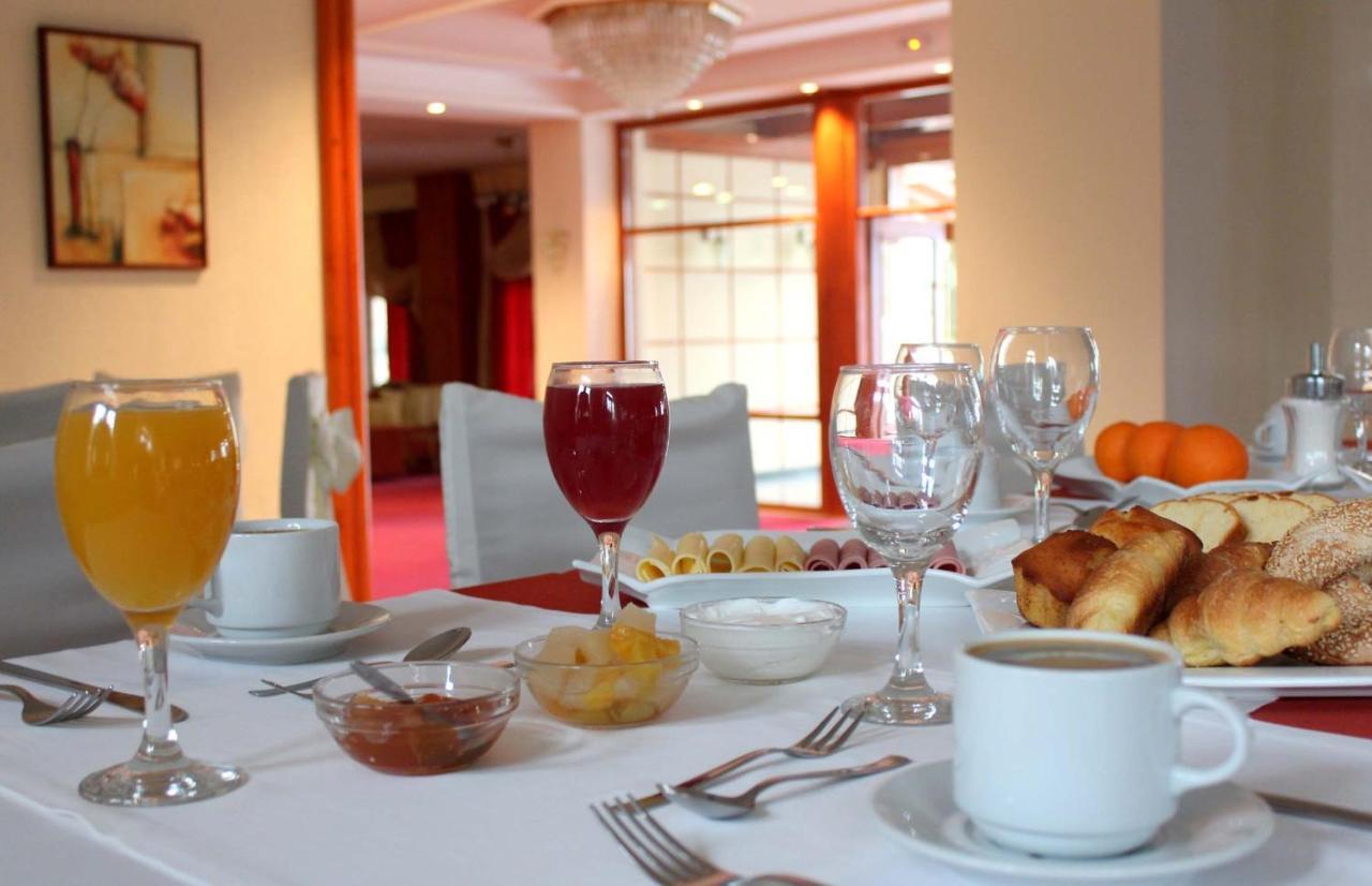 Famissi Eden Hotel 卡兰巴卡 外观 照片